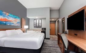 La Quinta Inn & Suites St.petersburg Northeast